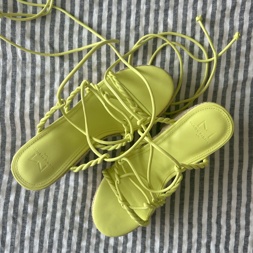 Marc Fisher strappy wedge sandals lime green - Picture 3 of 4